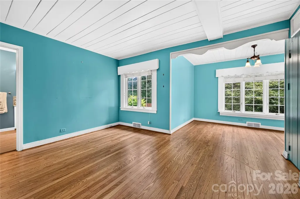 25 Inglewood Road Asheville NC 28804