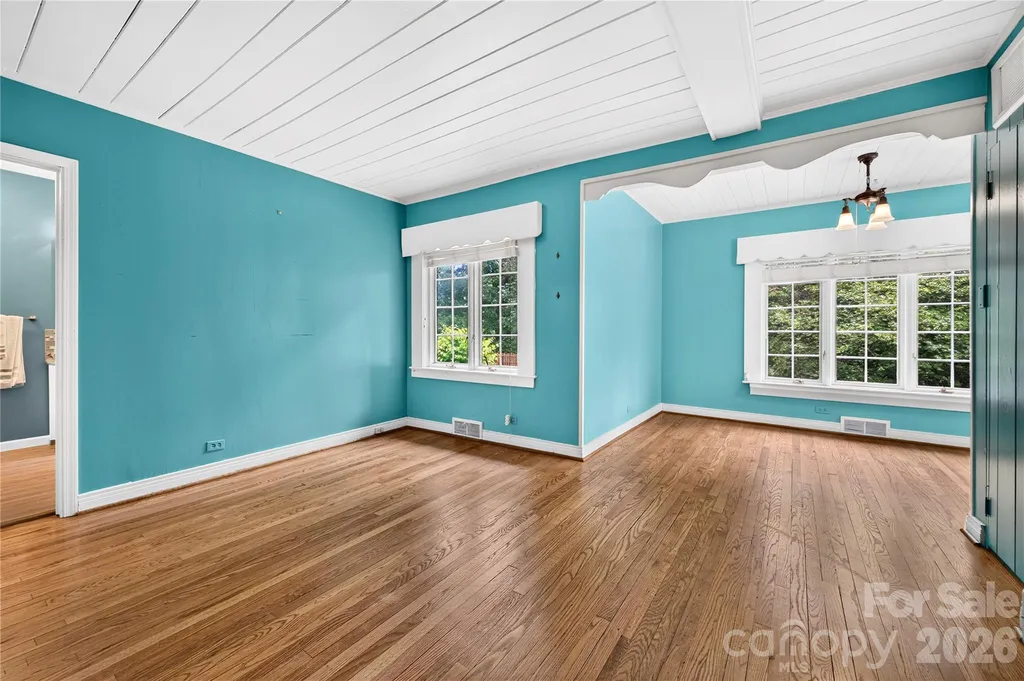 25 Inglewood Road Asheville NC 28804