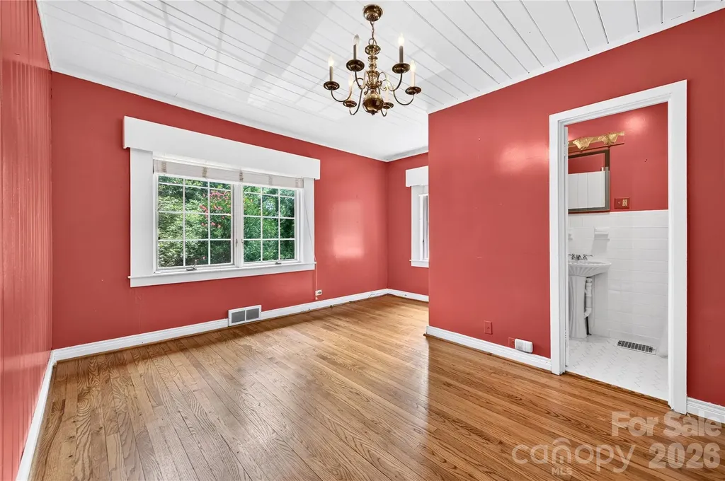 25 Inglewood Road Asheville NC 28804
