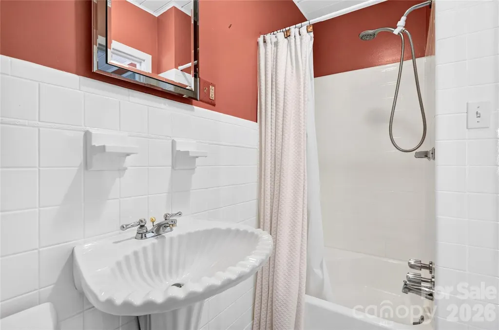 25 Inglewood Road Asheville NC 28804