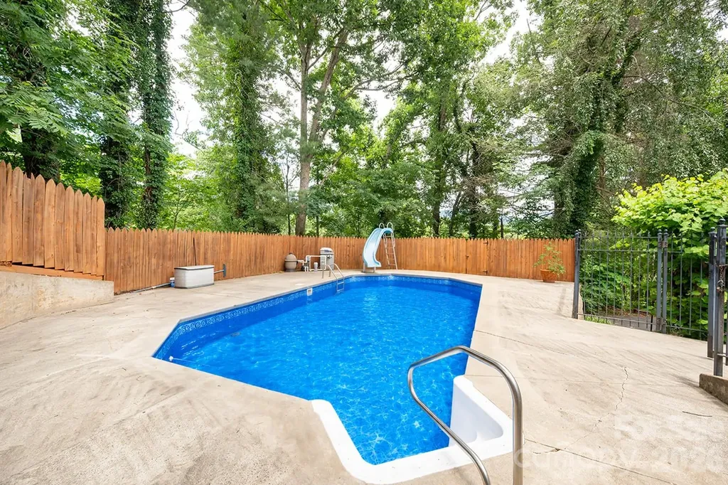 25 Inglewood Road Asheville NC 28804