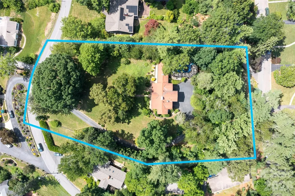 25 Inglewood Road Asheville NC 28804