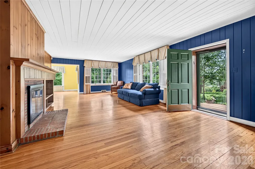 25 Inglewood Road Asheville NC 28804