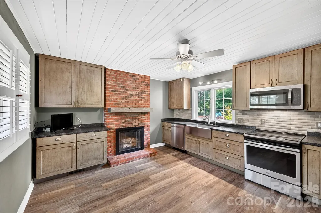 25 Inglewood Road Asheville NC 28804