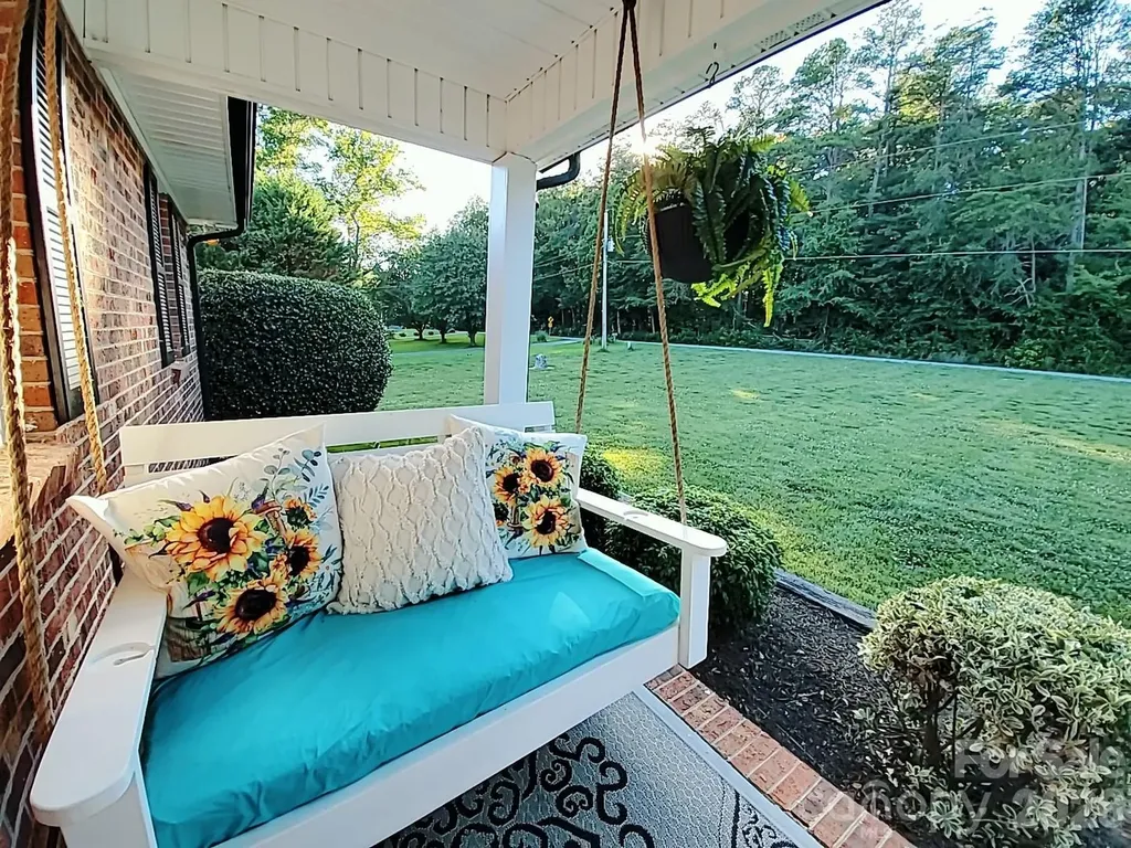 318 Rutledge Road Mount Holly NC 28120