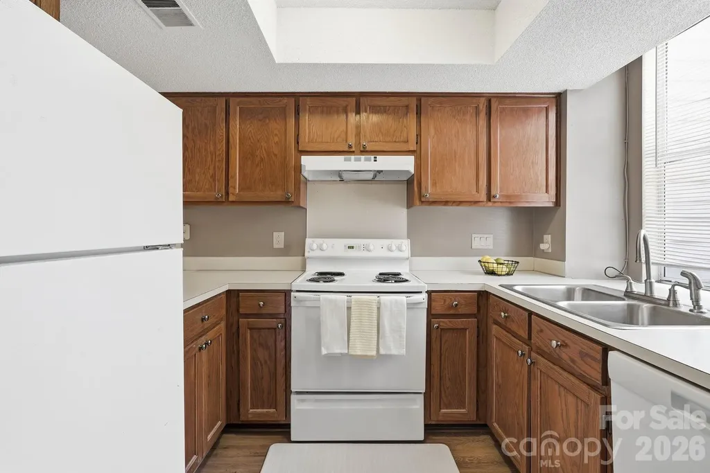 2954 Iron Gate Lane Charlotte NC 28212