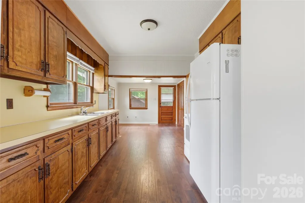 1013 7th Street NE Hickory NC 28601