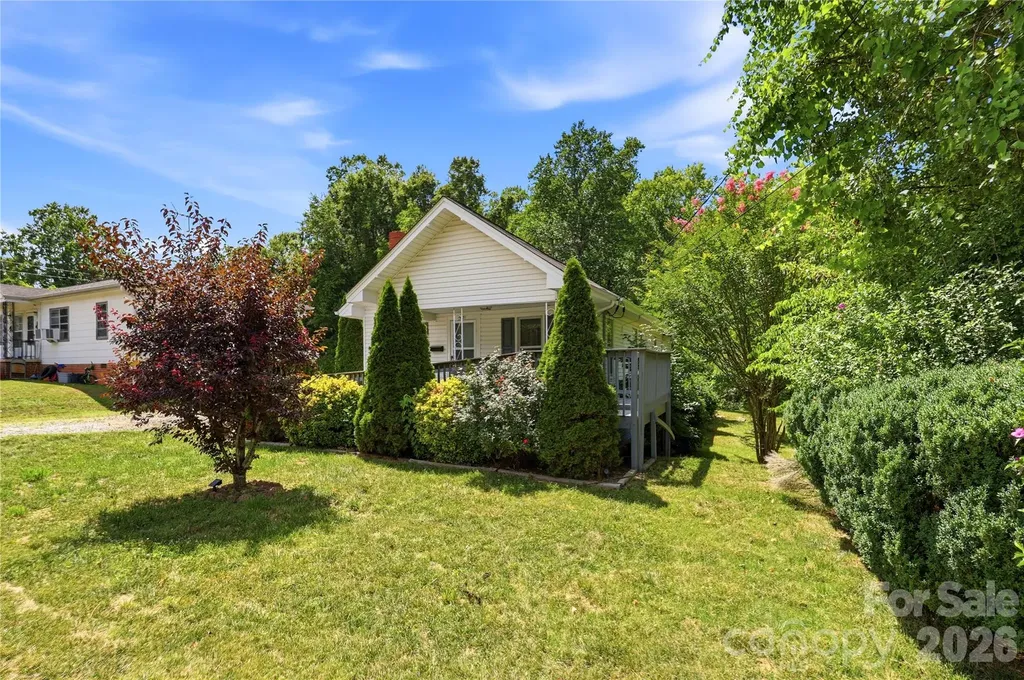 1013 7th Street NE Hickory NC 28601