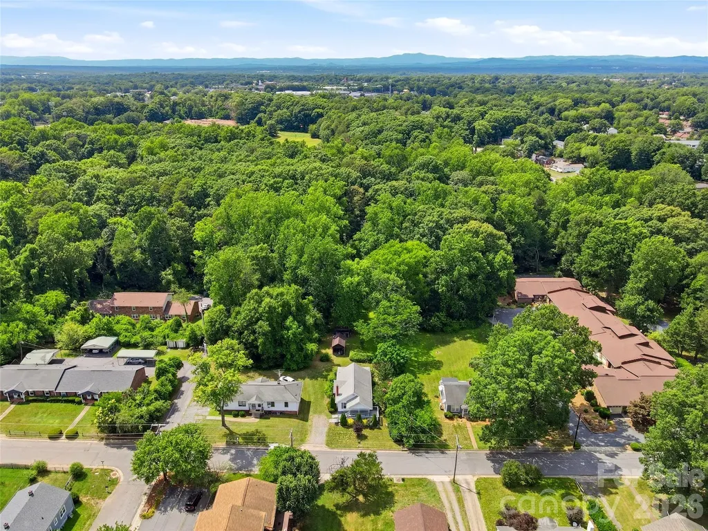 1013 7th Street NE Hickory NC 28601