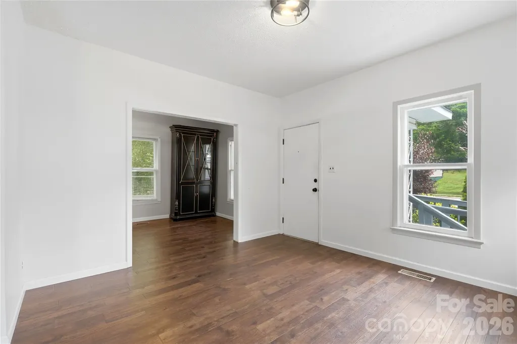 1013 7th Street NE Hickory NC 28601