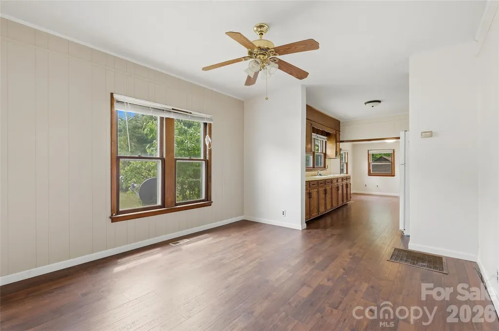 1013 7th Street NE Hickory NC 28601