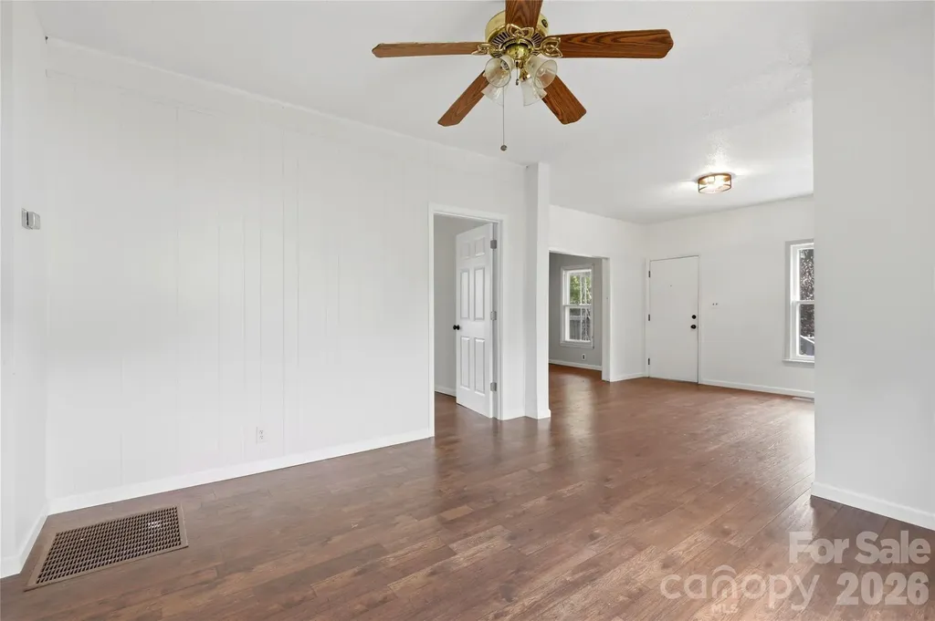 1013 7th Street NE Hickory NC 28601