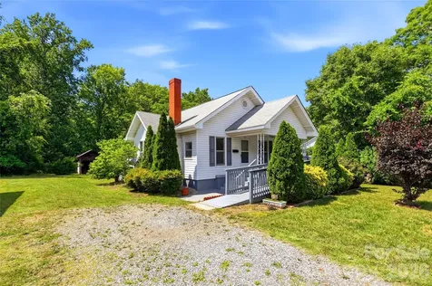 1013 7th Street NE Hickory NC 28601