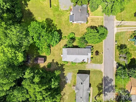 1013 7th Street NE Hickory NC 28601