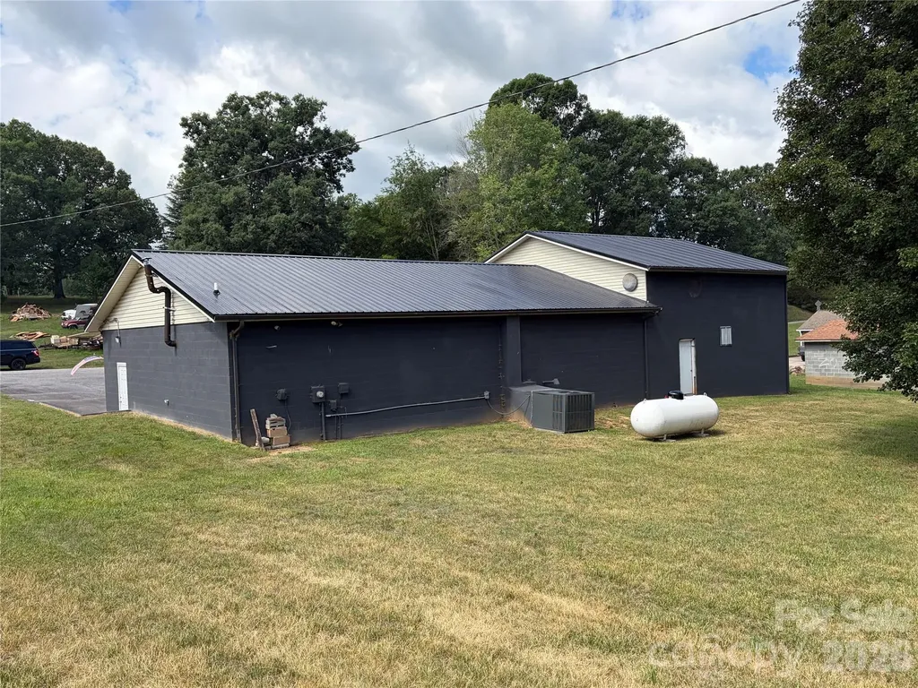 8587 Sparrow Trail Connelly Springs NC 28612