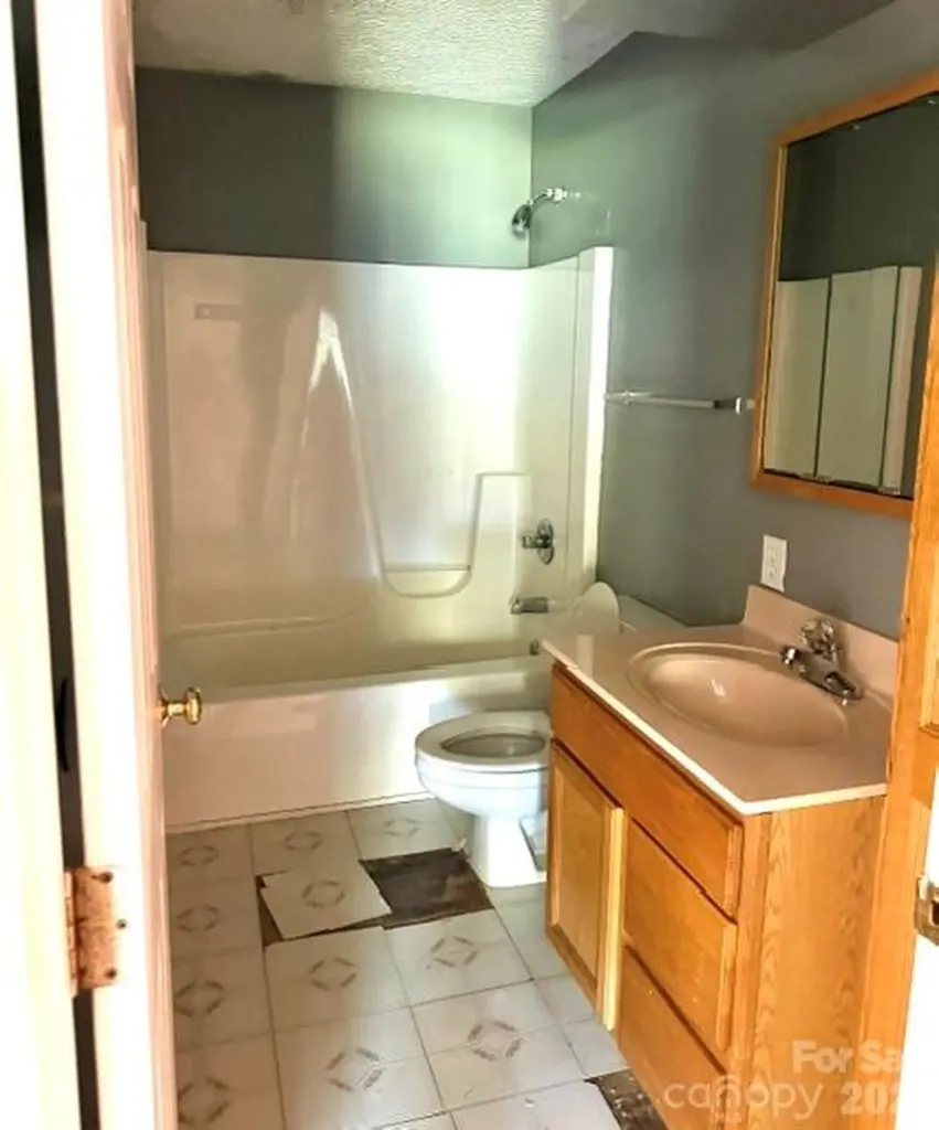 4084 Carpenters Cove Road Claremont NC 28610