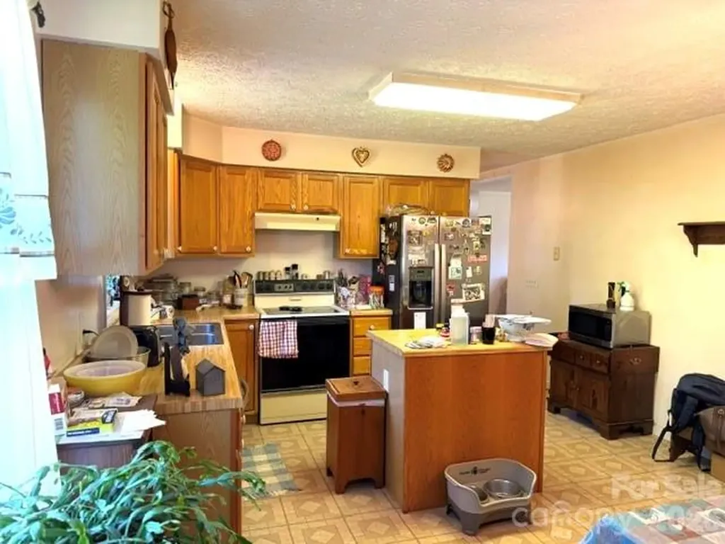 4084 Carpenters Cove Road Claremont NC 28610