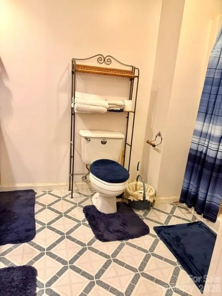 4084 Carpenters Cove Road Claremont NC 28610