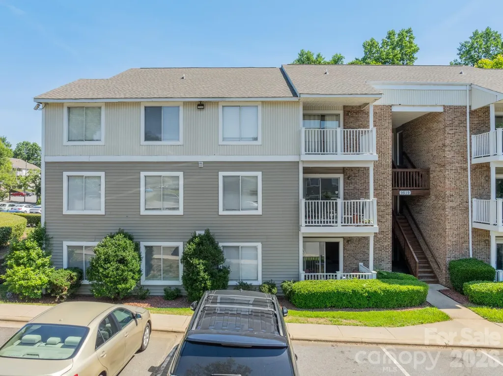 9519 University Terrace Drive Charlotte NC 28262