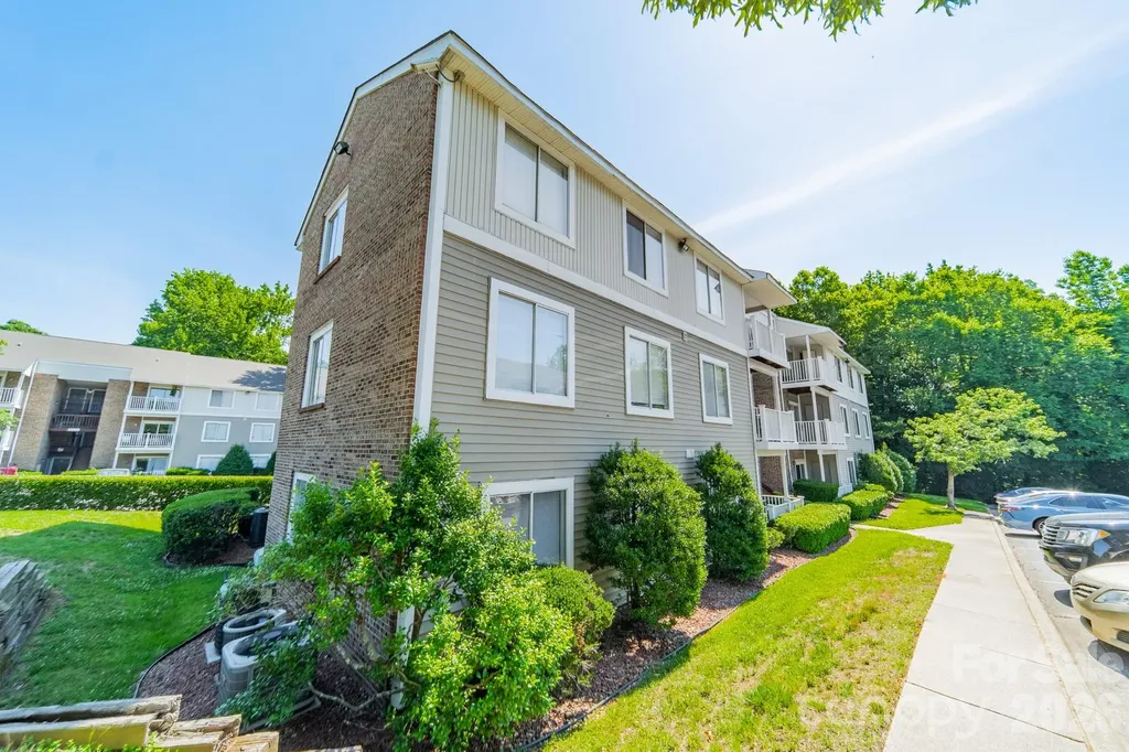 9519 University Terrace Drive Charlotte NC 28262