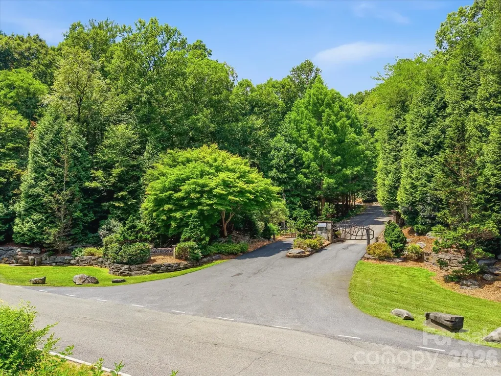 8542 Indian Trace Nebo NC 28761