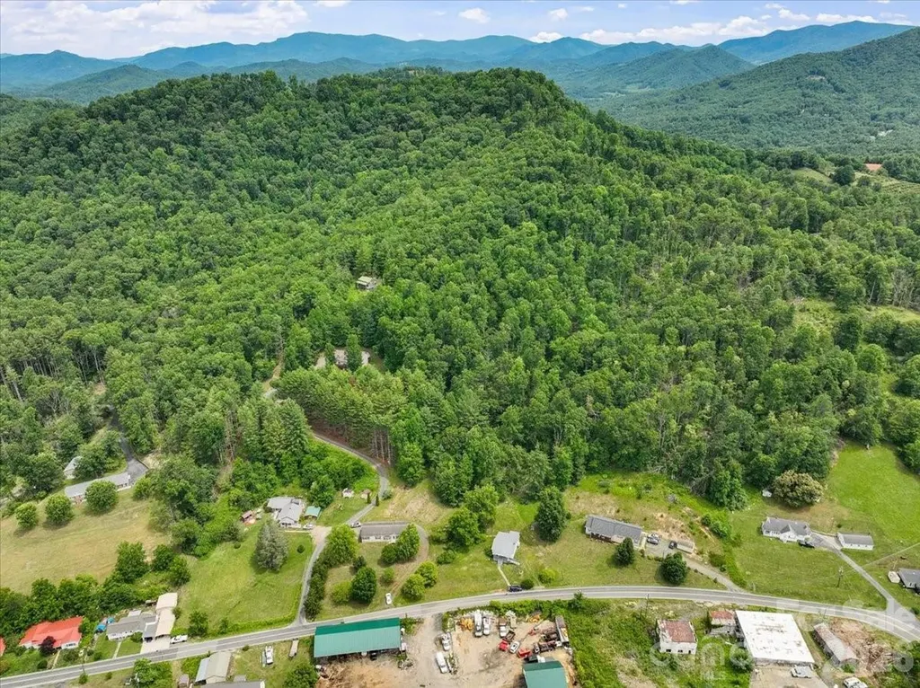 659 Newdale Church Road Burnsville NC 28714