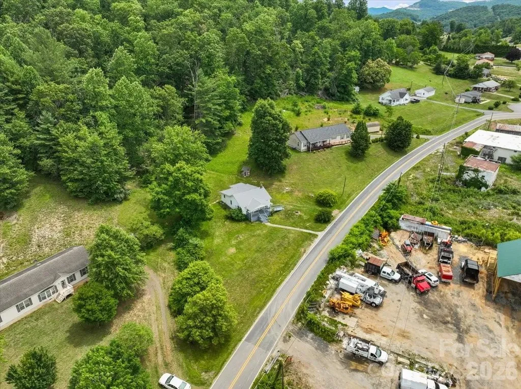 659 Newdale Church Road Burnsville NC 28714