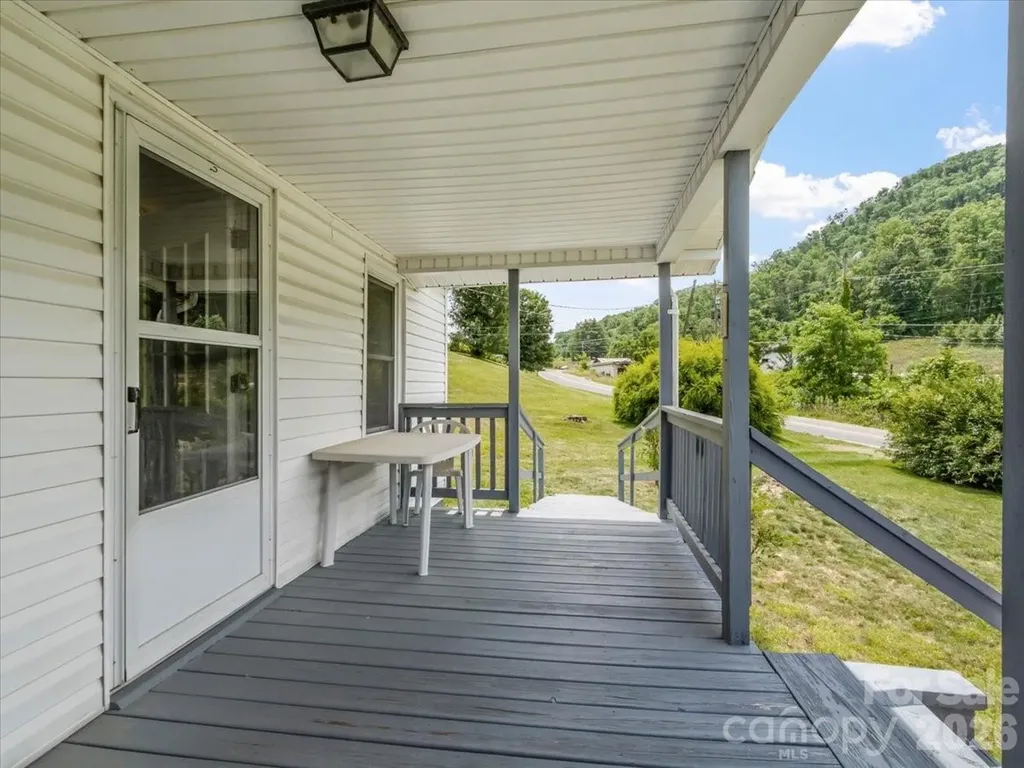 659 Newdale Church Road Burnsville NC 28714