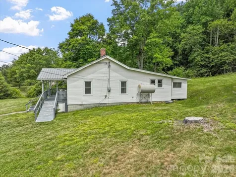 659 Newdale Church Road Burnsville NC 28714