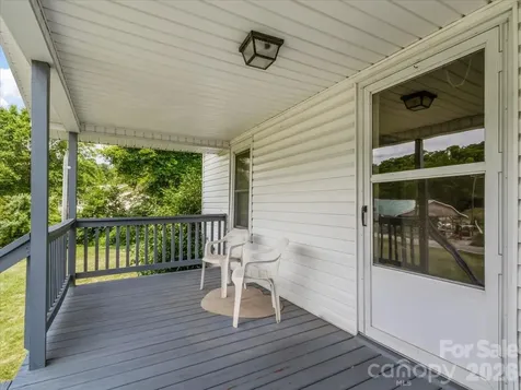 659 Newdale Church Road Burnsville NC 28714