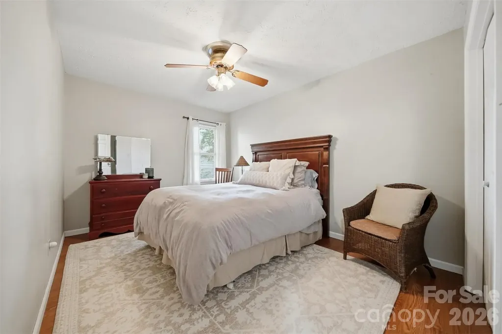 1330 5th Street NE Hickory NC 28601