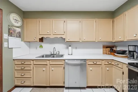 1330 5th Street NE Hickory NC 28601