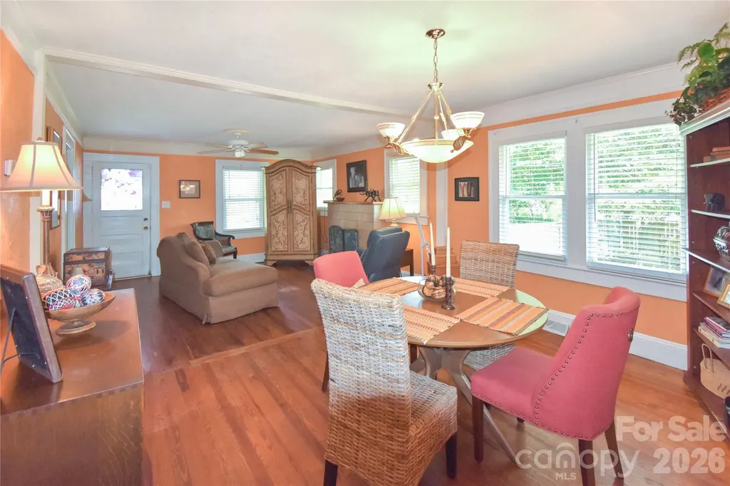 496 14th Avenue NE Hickory NC 28601