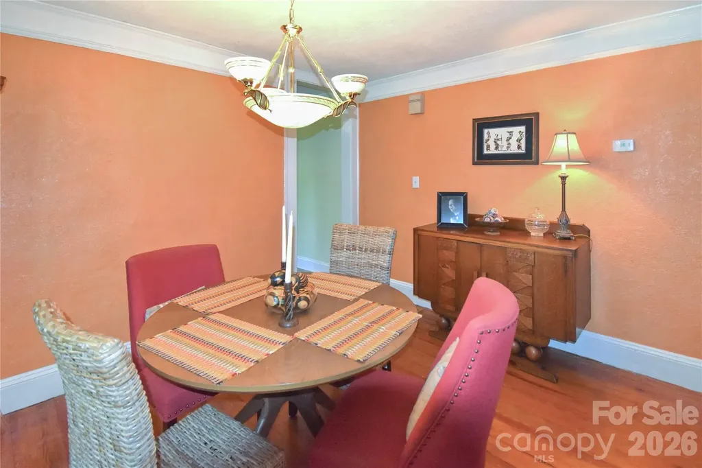 496 14th Avenue NE Hickory NC 28601