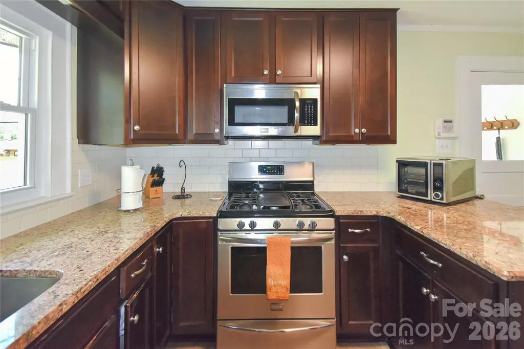 496 14th Avenue NE Hickory NC 28601