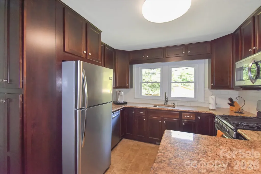 496 14th Avenue NE Hickory NC 28601