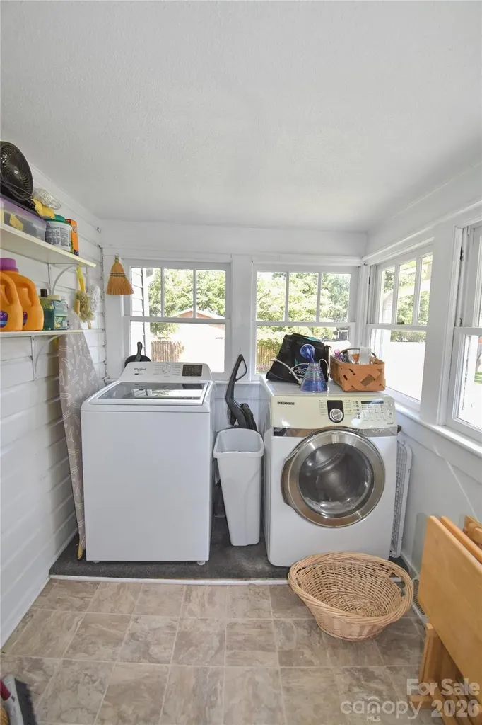 496 14th Avenue NE Hickory NC 28601