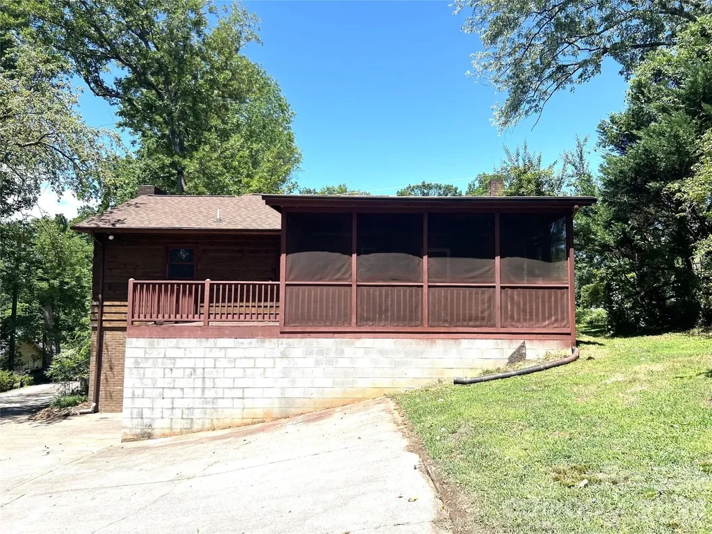 305 Forest Hill Street Morganton NC 28655