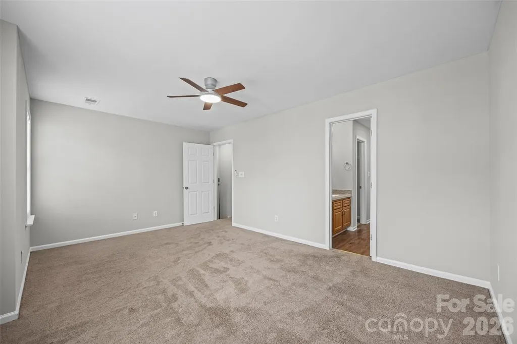2113 Lennoxshire Square Court Charlotte NC 28210