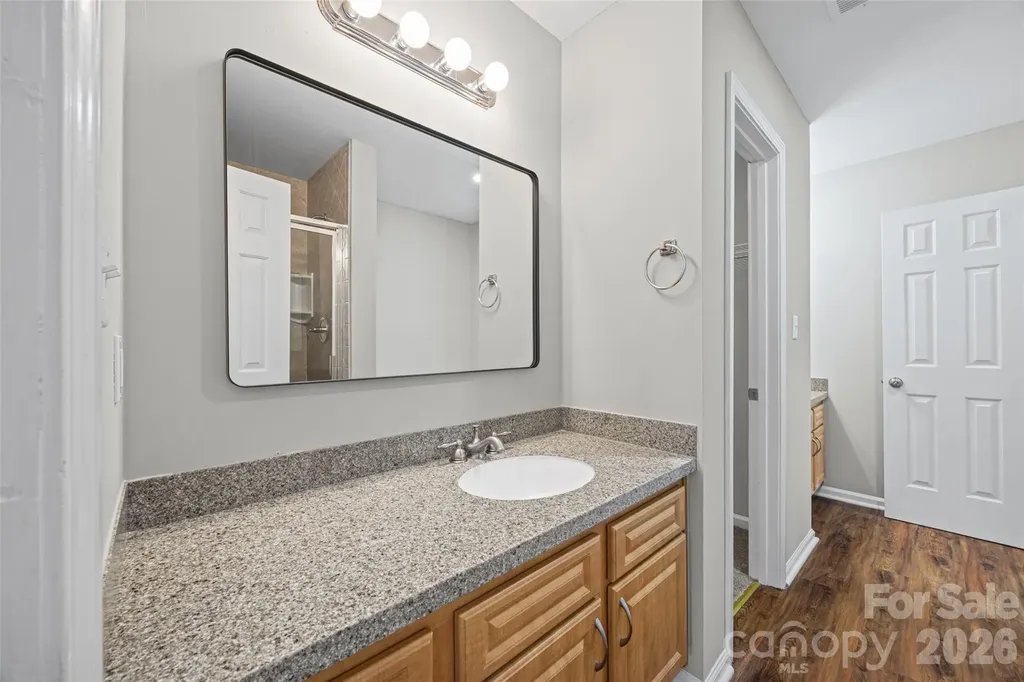 2113 Lennoxshire Square Court Charlotte NC 28210