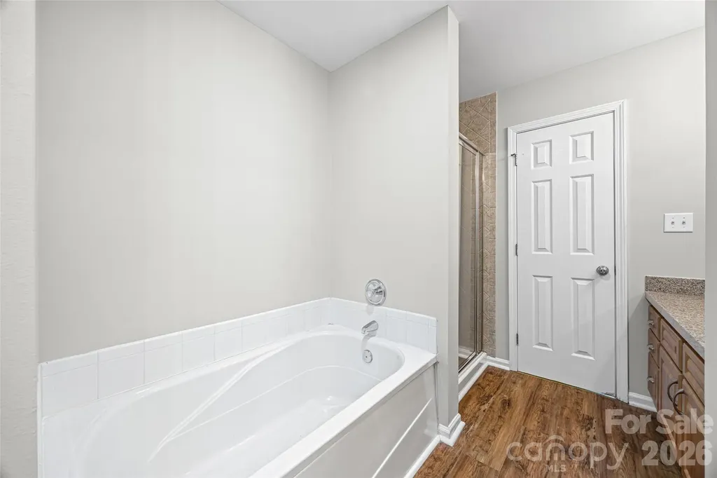 2113 Lennoxshire Square Court Charlotte NC 28210