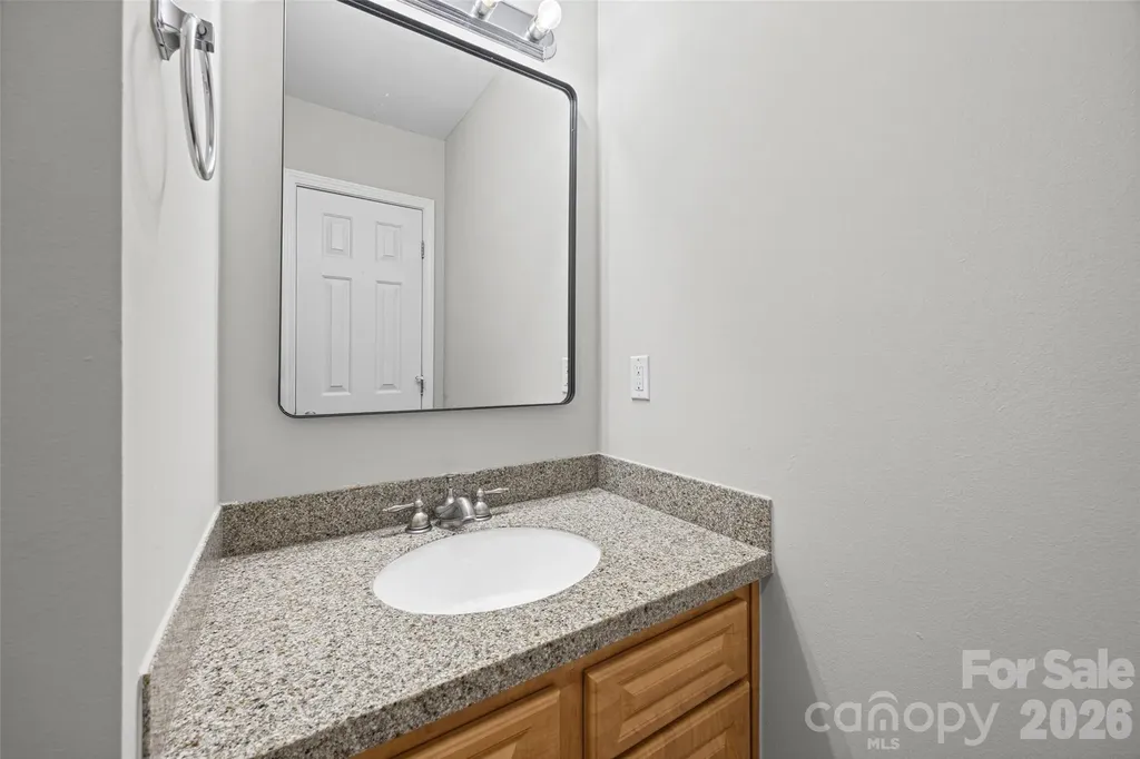 2113 Lennoxshire Square Court Charlotte NC 28210