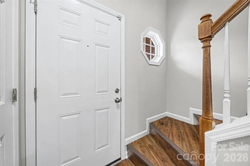 2113 Lennoxshire Square Court Charlotte NC 28210