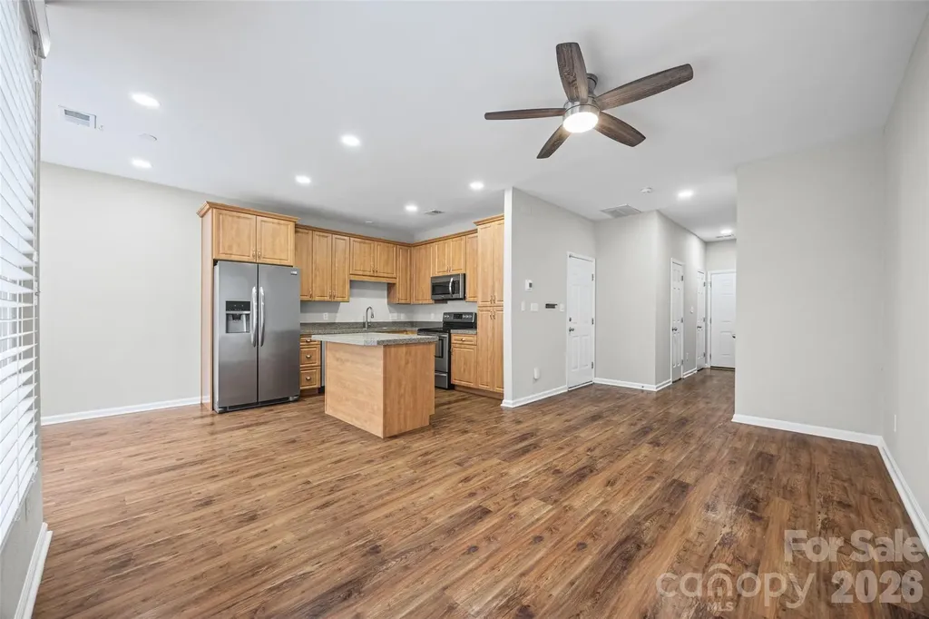 2113 Lennoxshire Square Court Charlotte NC 28210
