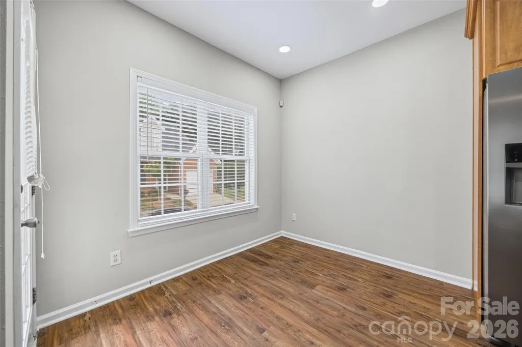 2113 Lennoxshire Square Court Charlotte NC 28210