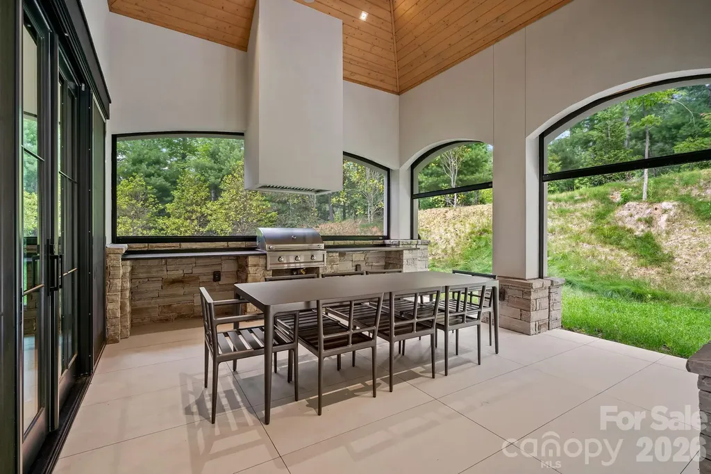 504 Hollow Trail Asheville NC 28803