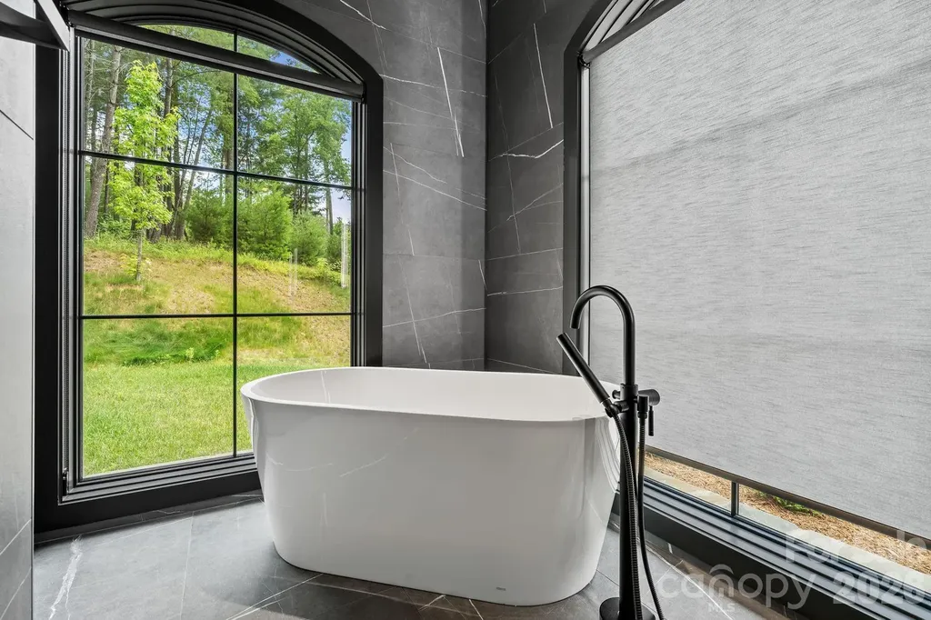 504 Hollow Trail Asheville NC 28803