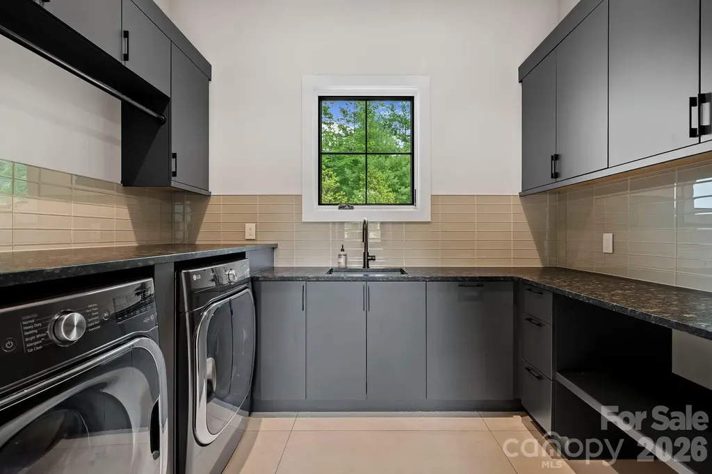 504 Hollow Trail Asheville NC 28803