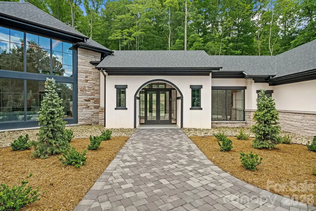 504 Hollow Trail Asheville NC 28803