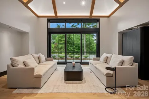 504 Hollow Trail Asheville NC 28803